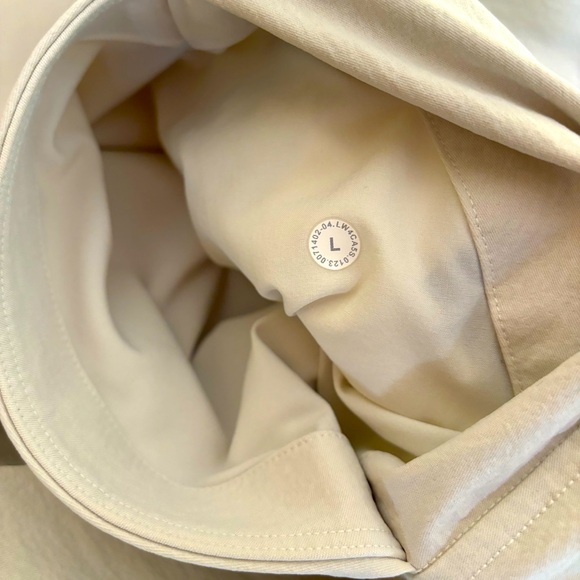 Lululemon💎NWOT💎Cinch-Waist Stretch Shirt Jacket NEW RARE STYLE💎Bone💎Large - Picture 15 of 16